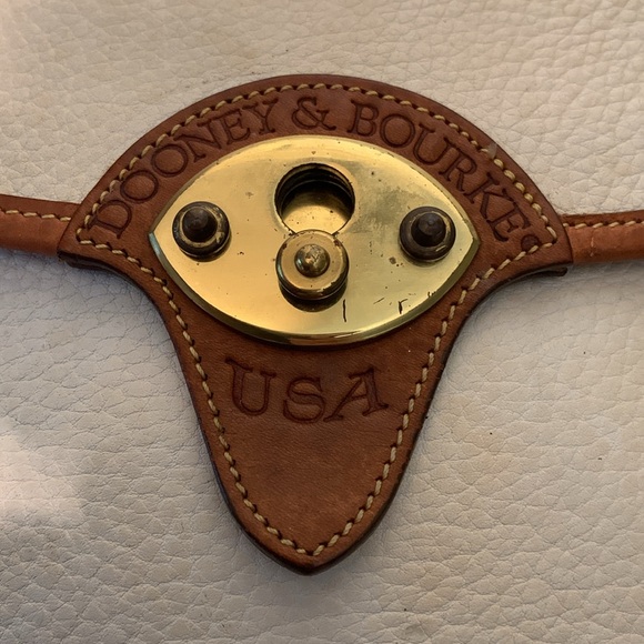 Vintage Dooney & Bourke Crossbody / Shoulder White Flap Fold Over Bag - Picture 8 of 16